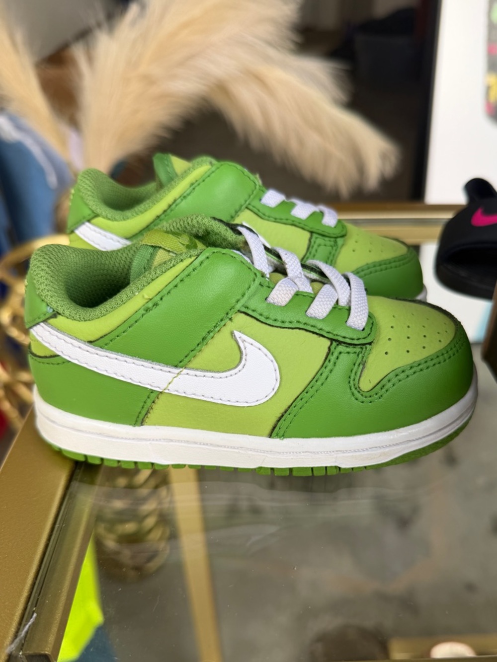 Boys 7C Nike Dunk Low “Green Bean” Green and White - Picture 3 of 5